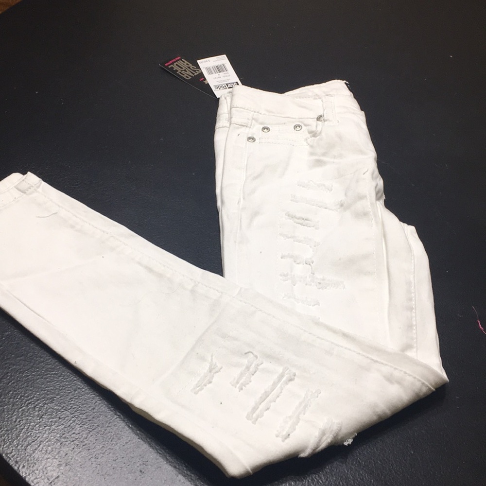White distressed jeans